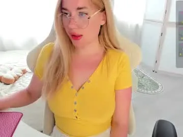 carmela_fox – webcam model profile photo Image 7