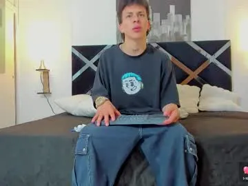 karlenegries – webcam model profile photo Image 11