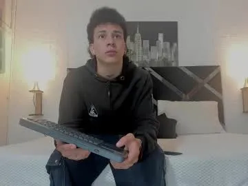 karlenegries – webcam model profile photo Image 13