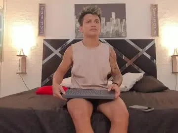 karlenegries – webcam model profile photo Image 19