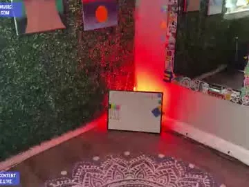 dongfatherproductions – webcam model profile photo Image 14