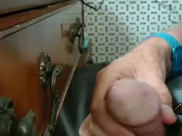 blue_bow – webcam model profile photo Image 8