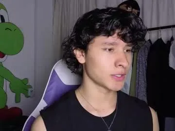 alice_edward – webcam model profile photo Image 8