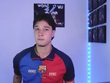 sweetyoops – webcam model profile photo Image 12