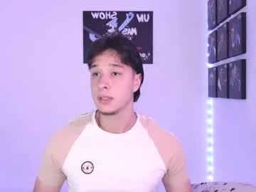 sweetyoops – webcam model profile photo Image 2