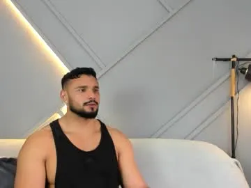 sexicanela99 – webcam model profile photo Image 3