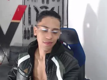 bradley_martinez – webcam model profile photo Image 12