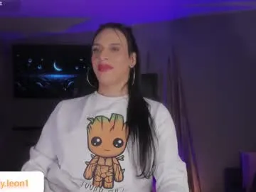 mia_sexy_33 – webcam model profile photo Image 3