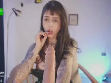 your_dolls – webcam model profile photo Image 8