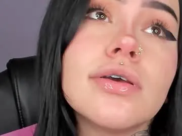 ami_sweet_19 – webcam model profile photo Image 17