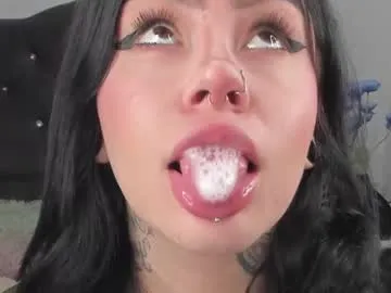 ami_sweet_19 – webcam model profile photo Image 4