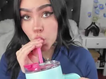 ami_sweet_19 – webcam model profile photo Image 7