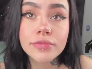 ami_sweet_19 – webcam model profile photo Image 8