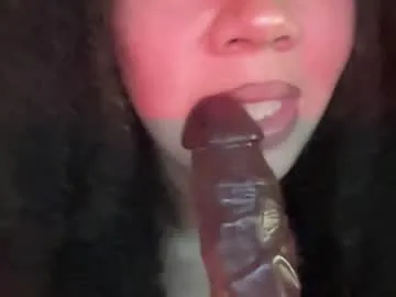 sweetyoops – webcam model profile photo Image 18