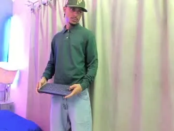 rose_monarch – webcam model profile photo Image 9