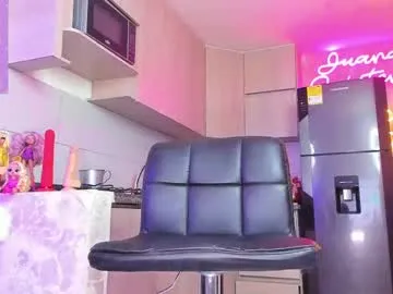 lucretiaburnaugh – webcam model profile photo Image 2