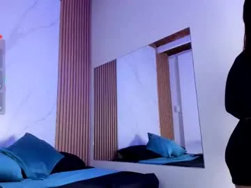 super_peach – webcam model profile photo Image 16