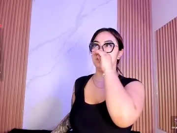 super_peach – webcam model profile photo Image 9