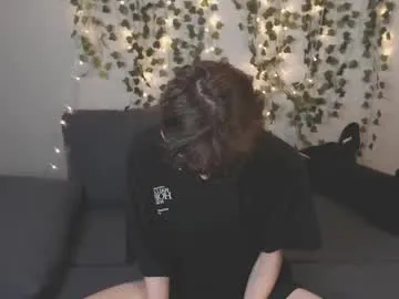 miya_shake – webcam model profile photo Image 2