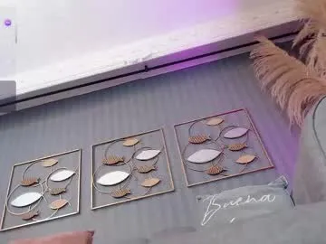 solar_criss – webcam model profile photo Image 2