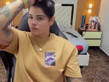 nicky_1824 – webcam model profile photo Image 16