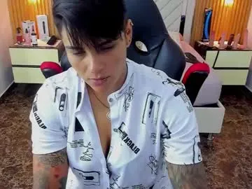 nicky_1824 – webcam model profile photo Image 8