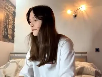 lilly_colins – webcam model profile photo Image 7