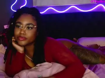 xaevynne – webcam model profile photo Image 14