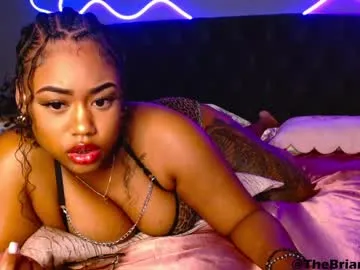 xaevynne – webcam model profile photo Image 16