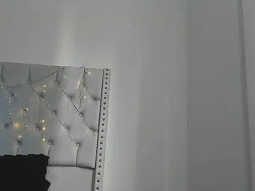 little_nabi – webcam model profile photo Image 9