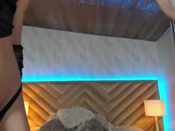 shiny_lily – webcam model profile photo Image 5