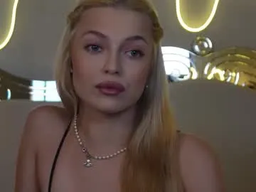 kristigroune – webcam model profile photo Image 17