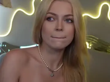 kristigroune – webcam model profile photo Image 18