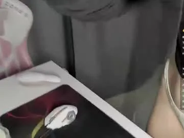 _your_fenka_ – webcam model profile photo Image 3