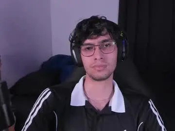 luis7777hui – webcam model profile photo Image 13