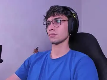 luis7777hui – webcam model profile photo Image 4