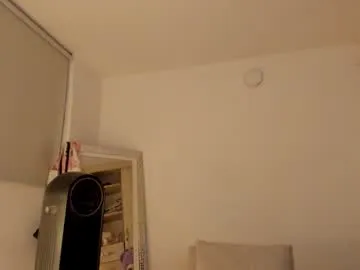 sexyskyee_ – webcam model profile photo Image 18