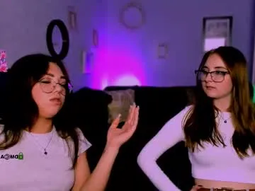 blue_bow – webcam model profile photo Image 12