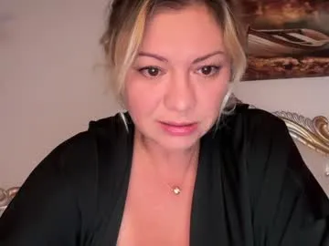 petites_perles – webcam model profile photo Image 4