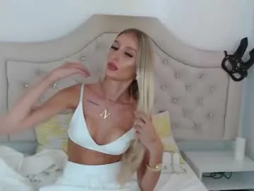 nicolle_mitchelle – webcam model profile photo Image 13