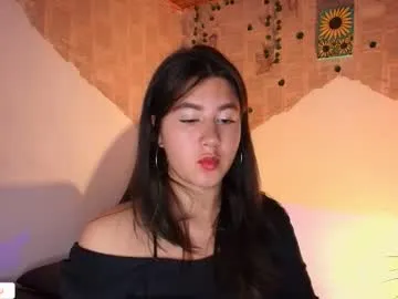 littlee_sophi_ – webcam model profile photo Image 6