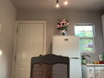 pinkadele – webcam model profile photo Image 4