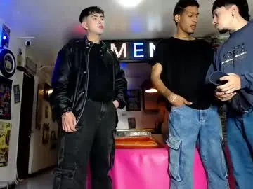 dreamyriri – webcam model profile photo Image 2