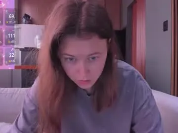 viola_blonde – webcam model profile photo Image 8