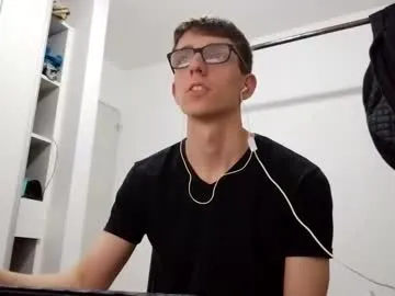 swoopyboy – webcam model profile photo Image 13