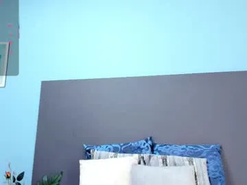 tiameakin – webcam model profile photo Image 12