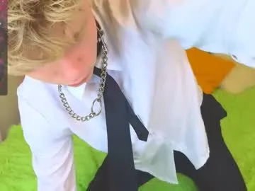 luckaisha – webcam model profile photo Image 9