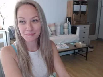 dreamyriri – webcam model profile photo Image 14