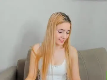 sweetyoops – webcam model profile photo Image 5