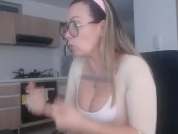 kira0541 – webcam model profile photo Image 3